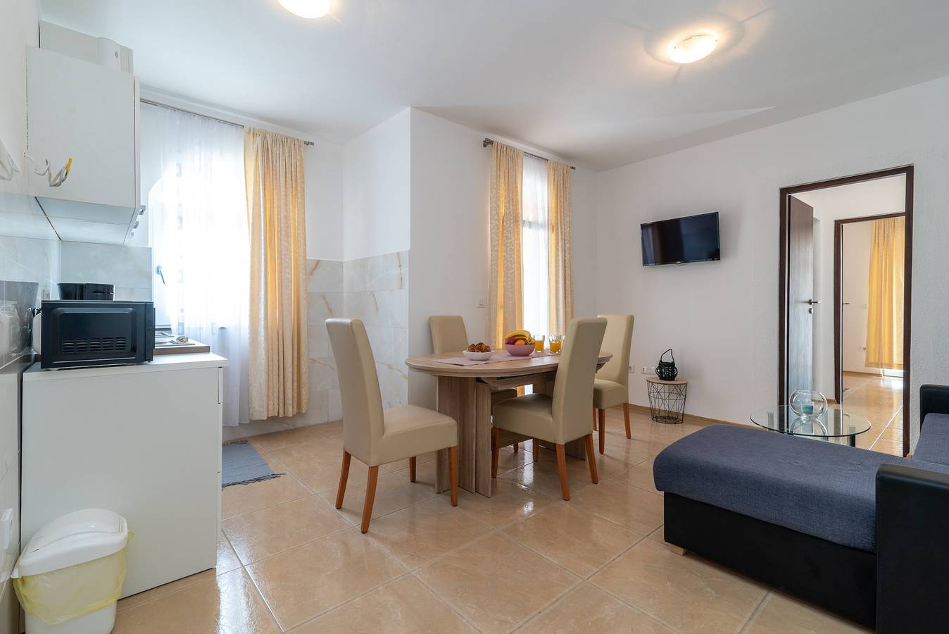 Ganze Ferienwohnung, Ferienwohnung für 4 Personen mit Meerblick in Gradska plaža (Trogir), Trogir