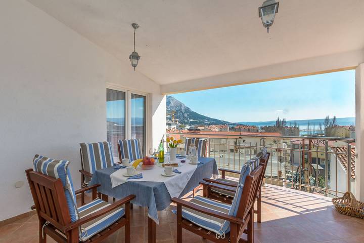 Ferienwohnung für 9 Personen, mit Terrasse und Ausblick in Omis - 3
