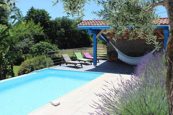 Location de vacances pour 3 personnes, avec piscine ainsi que jardin et vue à Pouillon - 3