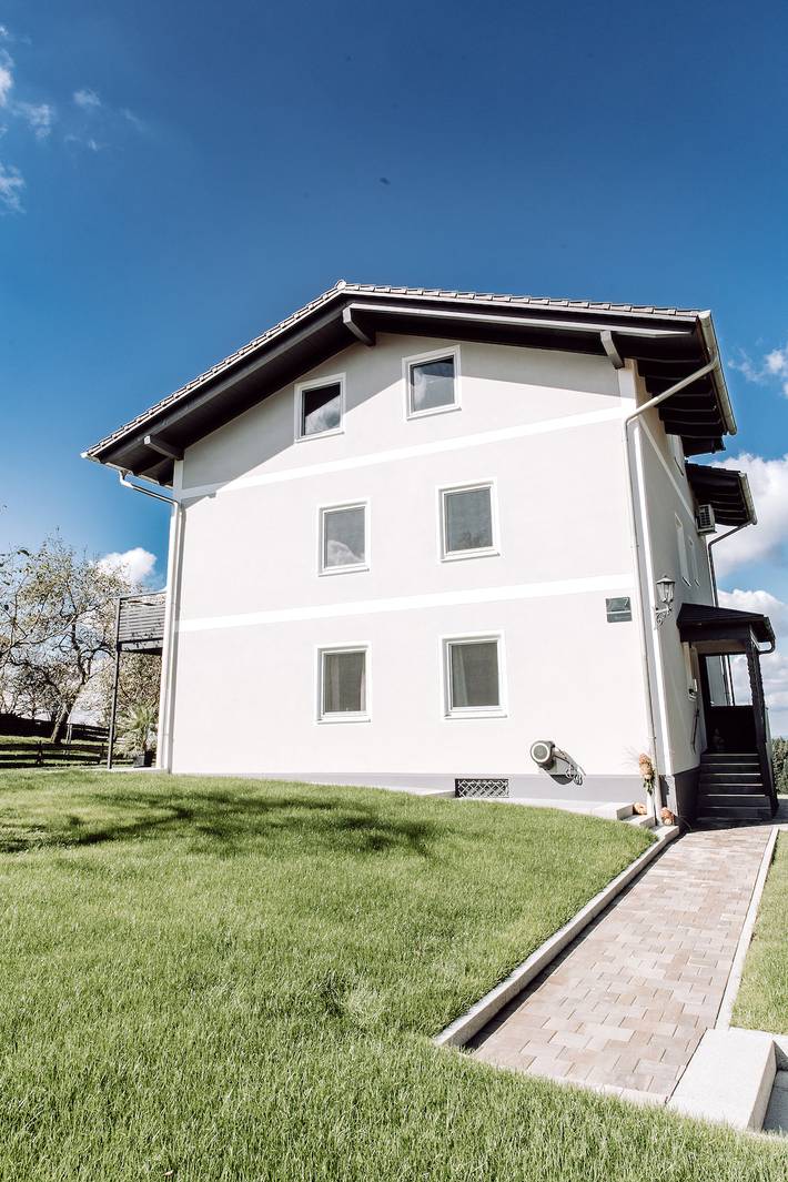Haus Horizont - Ferienwohnung 3 Weitblick im 2. Obergeschoss mit Balkon in Riedering, Chiemgauer Alpen