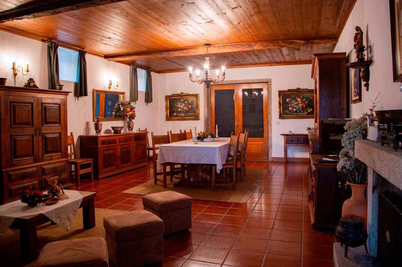 Six-Bedroom House in Vila de Prado, Distrito de Braga