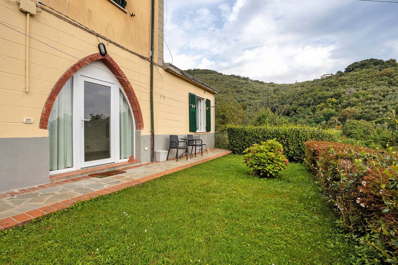 Entire apartment, Apartment 'Montemare' with Private Garden, Wi-Fi and Air Conditioning in Ameglia, Ameglia Municipality