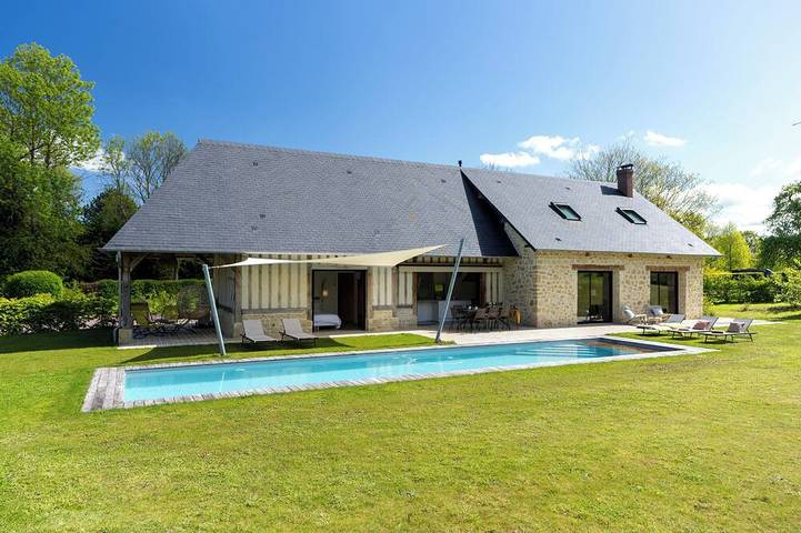 Location de vacances pour 8 personnes, avec jardin à Vauville