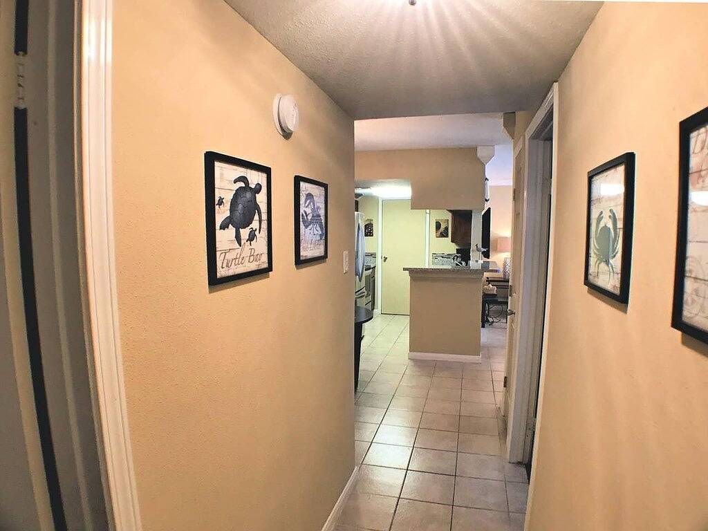 Ganze Wohnung, Sandpiper Stay-Coastal Condo w / Pool, Fitnessraum, in der Nähe von Seawall! in Galveston Island, Galveston