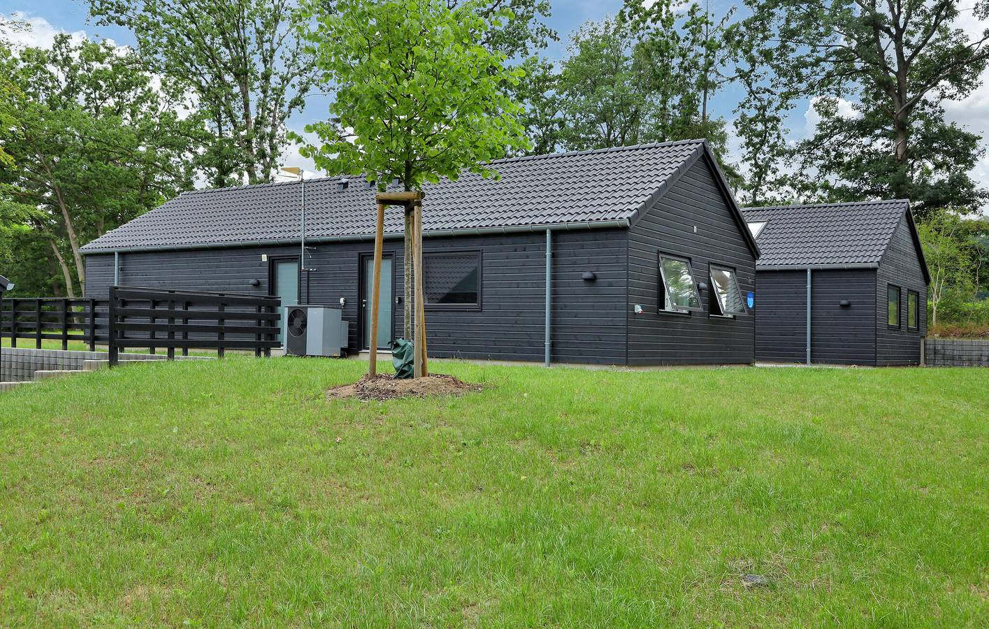 Appartement élégant avec terrasse couverte, parking et WiFi, à 400 m de la plage in Krakow am See,  Lacs du Mecklembourg