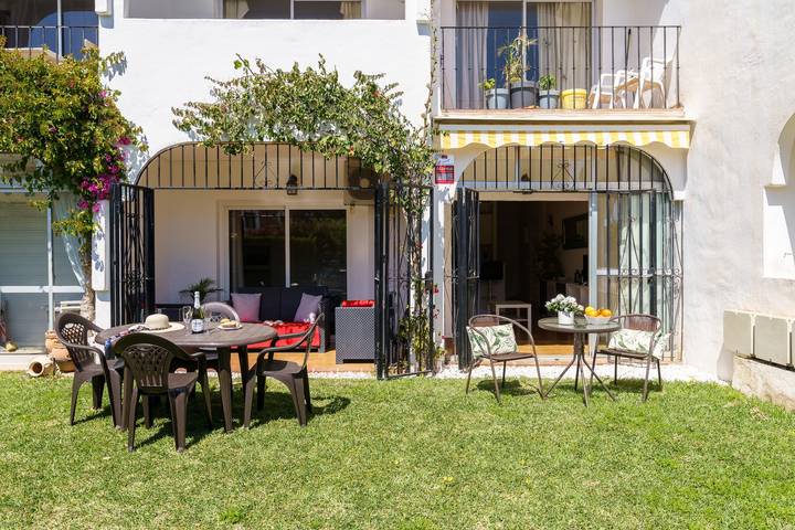Vakantieappartement voor 4 personen, met terras en zwembad in Urbanizacion Calahonda