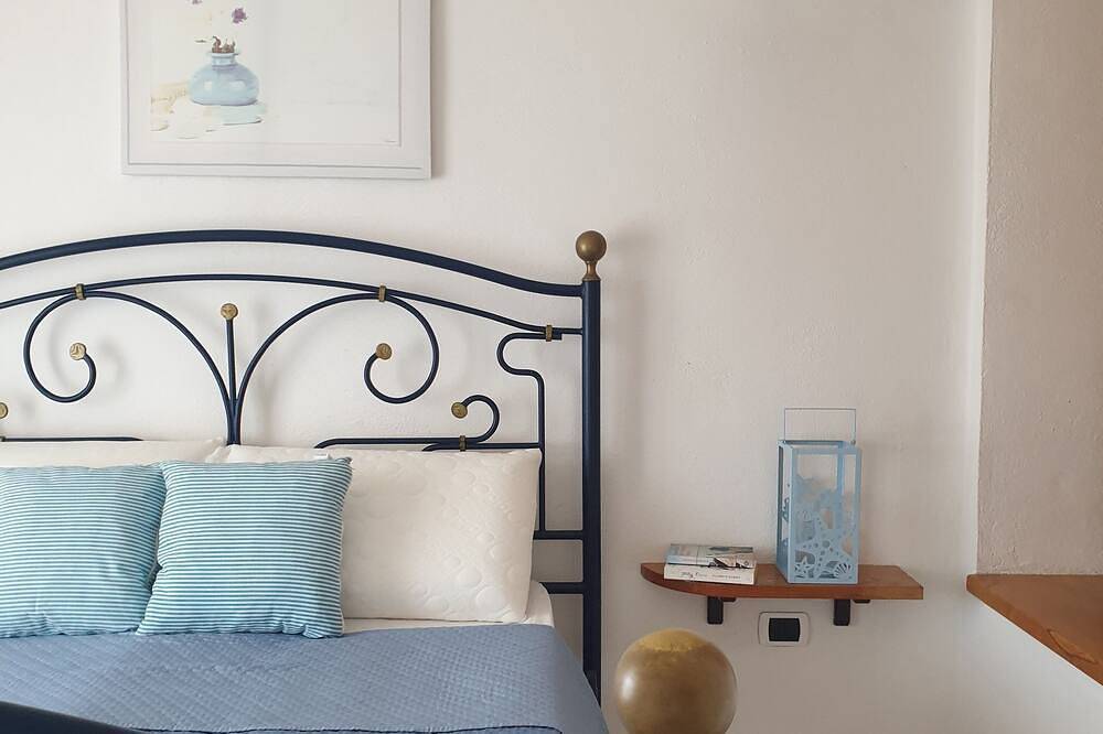 Villa Lentischio at 100 m to the sea with private garden,wif,airco,parking,bbq in Budoni, Olbia-Tempio