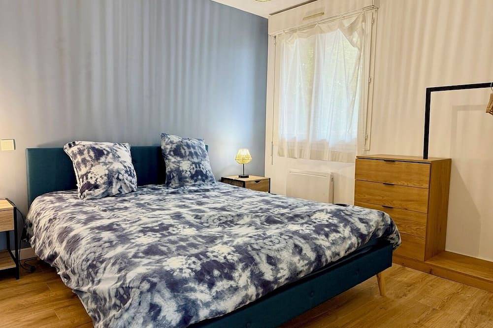 Ganze Wohnung, Le Bacquin 21 town center 2 minutes away, train station 700 m away, secure private parking. in Dijon, Dijon und Umgebung