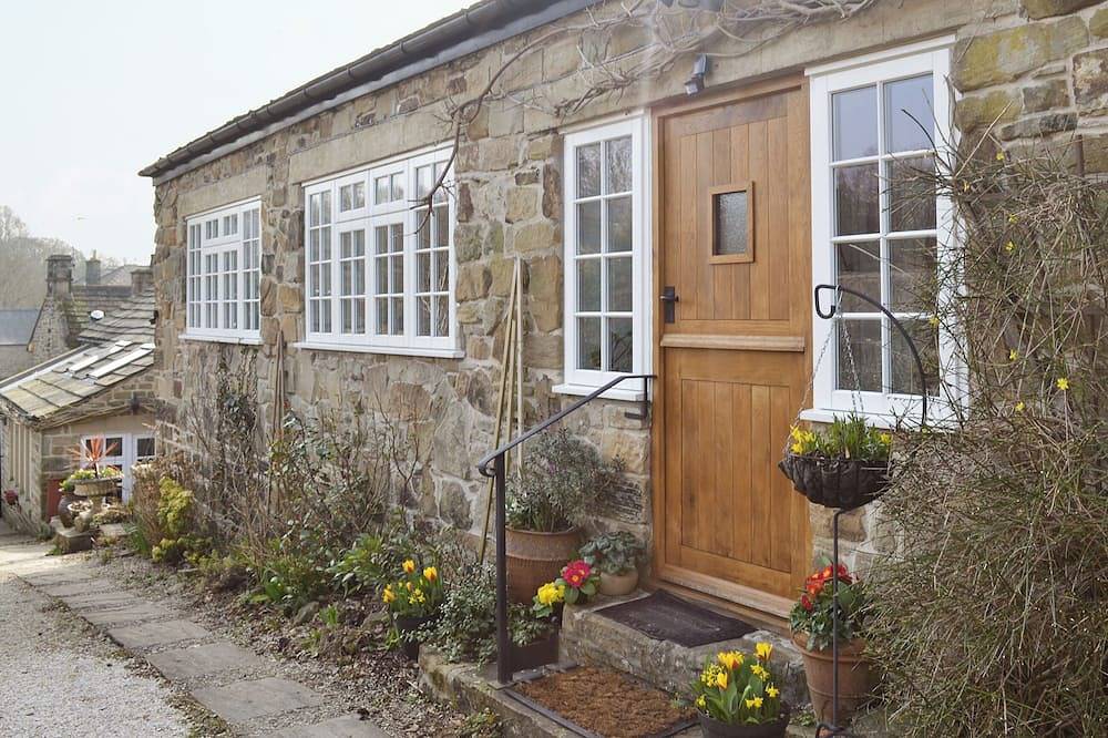 1 bedroom accommodation in Baslow in Baslow and Bubnell, Derbyshire