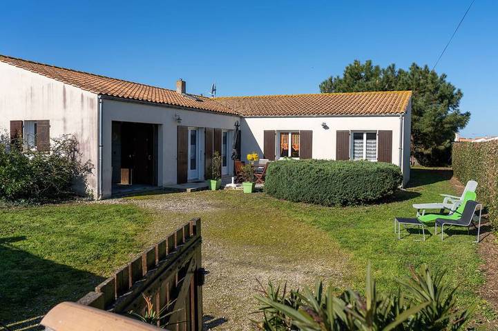 Location de vacances pour 8 personnes, avec jardin et terrasse, animaux acceptés dans Phare de Chassiron