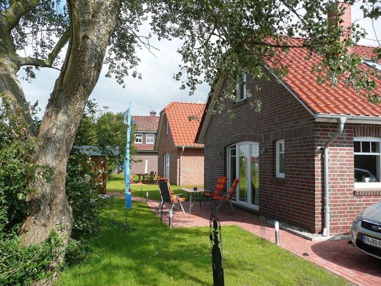 Krosse Krabbe - Ferienhaus (100qm) für 6 Personen + Hund mit Garten und freiem Blickzum Deich in Greetsiel, Krummhörn