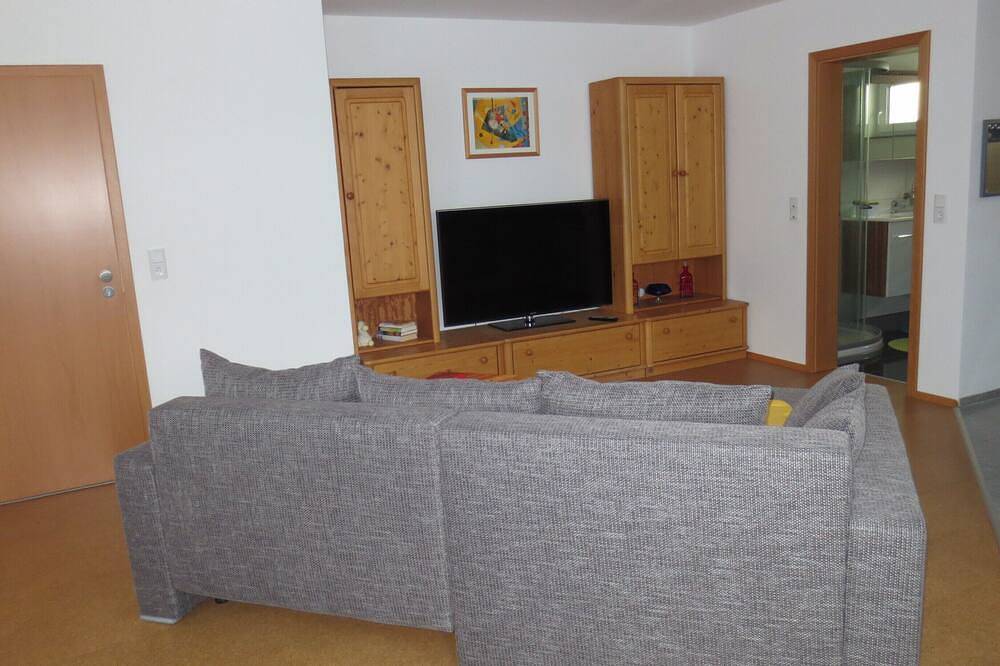 Ganze Wohnung, Schöne Ferienwohnung in sonniger,  ruhiger Lage, Wohnfläche 65m² in Biberach an der Riß, Landkreis Biberach
