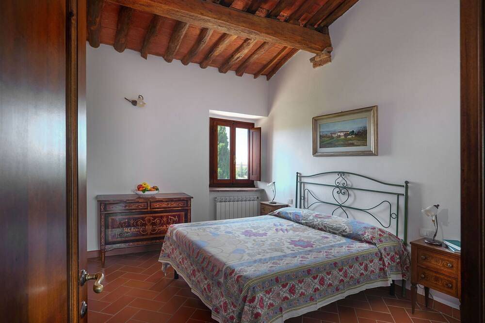 Appartamento intero, Appartamento con piscina, Wifi, A/C, Tv, terrazza, vista panoramica, vicino Greve In Chianti in Calcinaia Firenze, Chianti