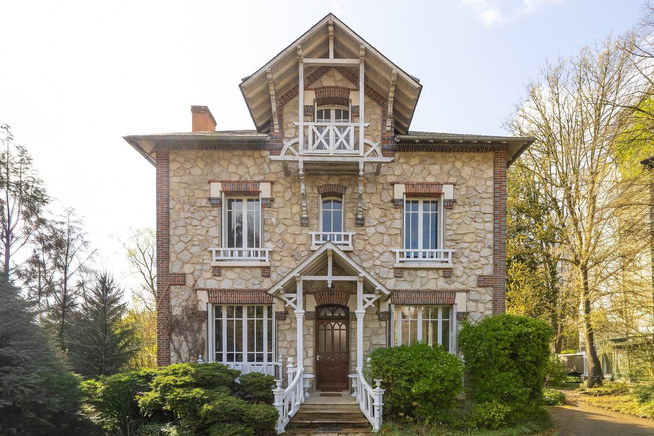 La Maison des 2 Rives - Avec jacuzzi & beau jardin in Château-Renard, Région de Montargis