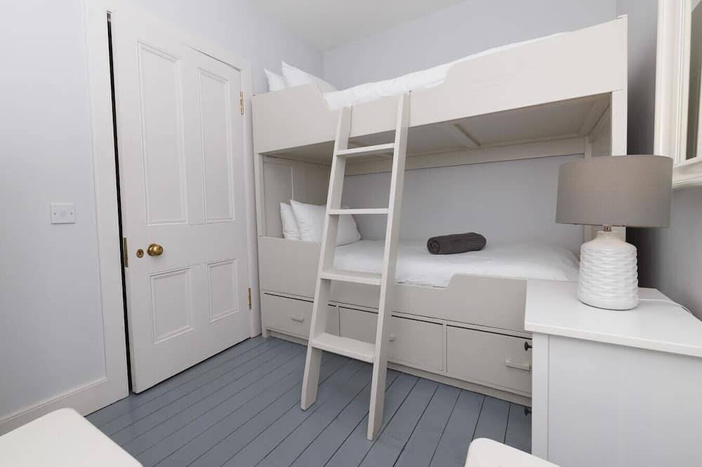 New to Vrbo: Iconic Lighthouse Apartment on Wild Coast in Shetland Islands