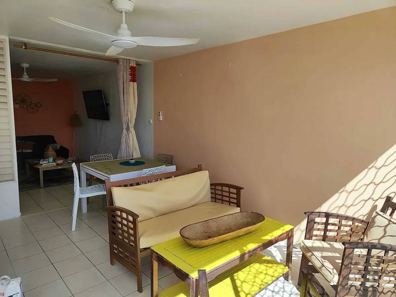Entire apartment, Modern Apartment in Le Gosier with Terrace 80 m² in Le Gosier, Guadeloupe (Caribbean)