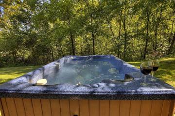 Log Cabin for 16 Guests in Sevierville, Sevier County, Picture 2