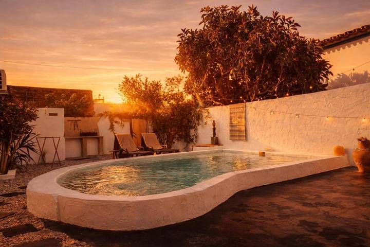 Location de vacances pour 4 personnes, avec piscine et jardin ainsi que vue et terrasse à Reguengos de Monsaraz