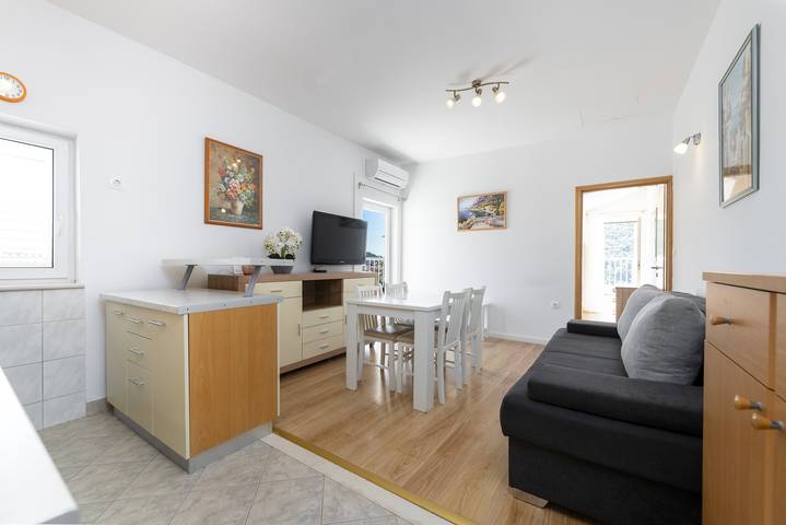 Entire apartment, Green Hills Apartment - One Bedroom Apartment with Balcony and Sea View in Dubrovnik, Grad Dubrovnik