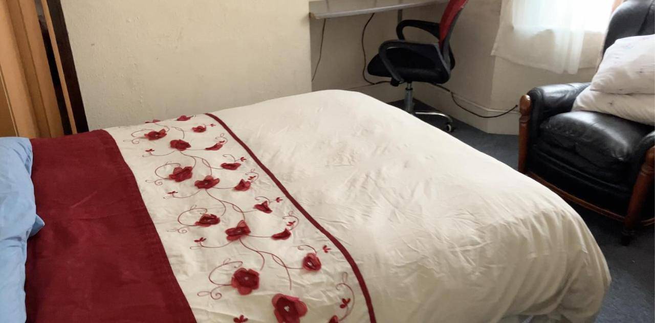 Rooms To Let In London in Borough londonien de Haringey, Londres