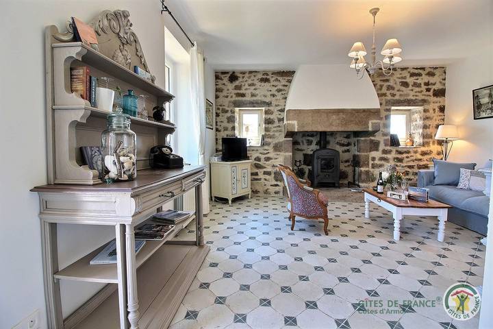 Gîte pour 4 personnes, avec Terrasse ainsi que Jardin et Vue à Trébeurden