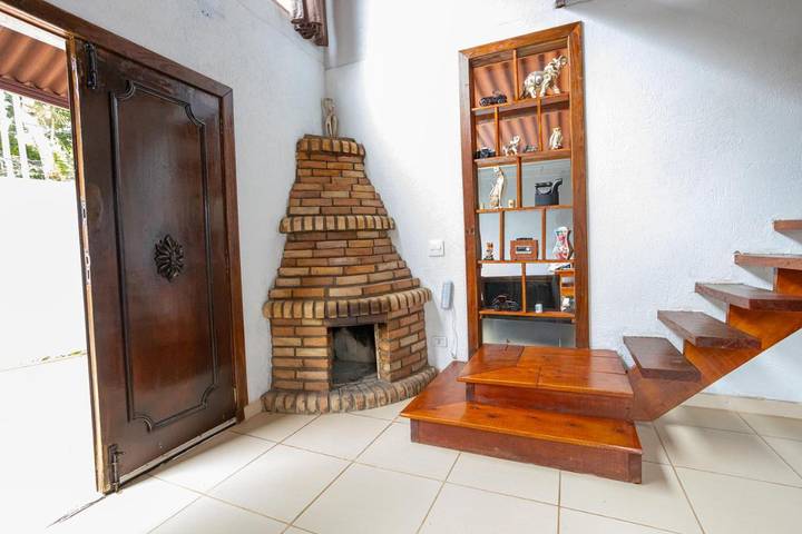 Casas e apartamentos de temporada para 14 pessoas, com terraço e piscina e ainda vista, com animais de estimação em Juquitiba