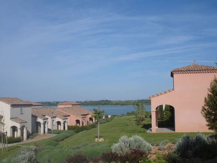 Location de vacances pour 5 personnes, avec vue sur le lac et jardin à Homps - 4