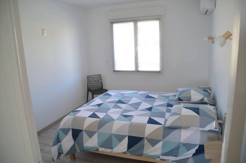 Entire apartment, Appartement Avec Vues sur les Hauts du Village de Rasteau Dans le Vaucluse in Rasteau, Vaucluse