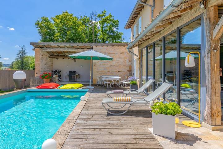 Gîte pour 6 personnes, avec terrasse ainsi que piscine et jardin à Cluny - 3