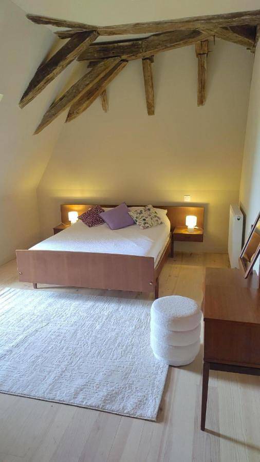 Hôtel pour 2 personnes, avec Terrasse ainsi que Jardin et Vue à Baneuil