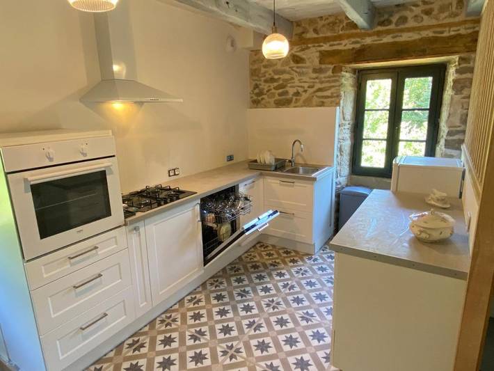 Location de vacances pour 6 personnes, avec vue ainsi que terrasse et jardin, animaux acceptés à Brivezac - 3