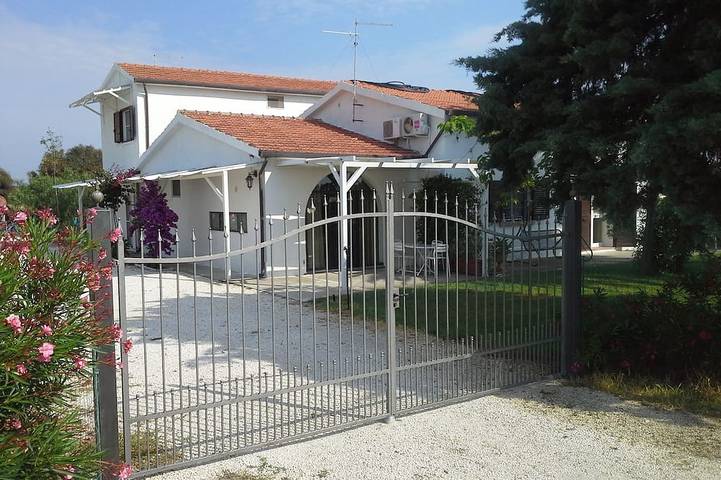 Villa a 2,5 km dal mare,  unita 2 in Pisticci, Golfo di Taranto