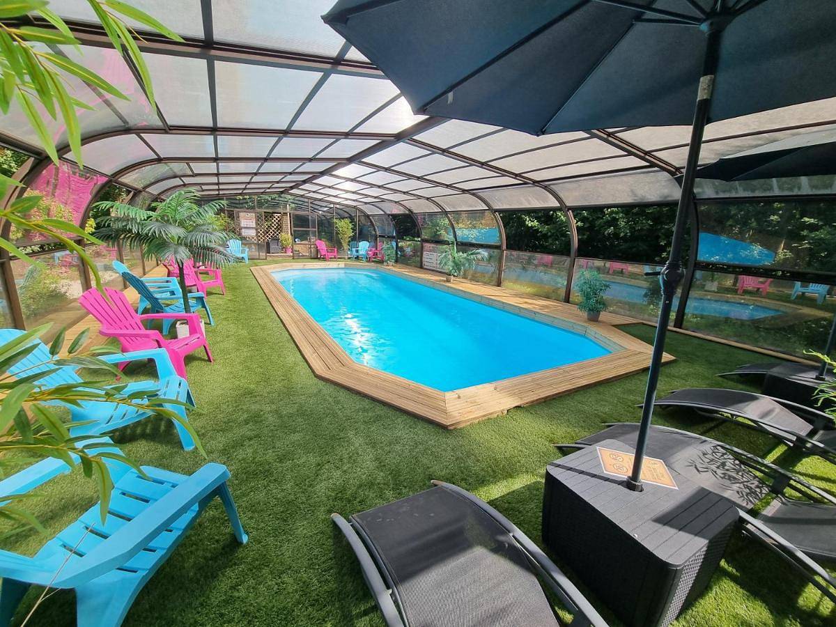 Appartement entier, Les Chalets de Saumur, Piscine & Parc boisé, 100m du Cadrenoir in Saumur, Vallée de la Loire