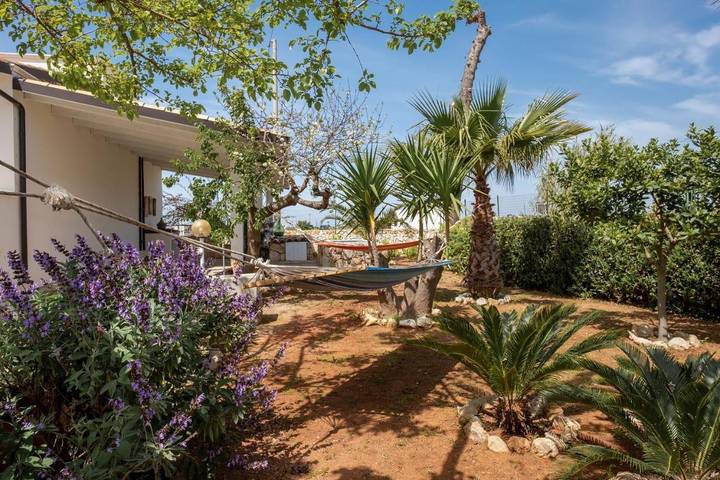 Villa per 4 persone, con terrazza e giardino, con animali domestici a Pescoluse