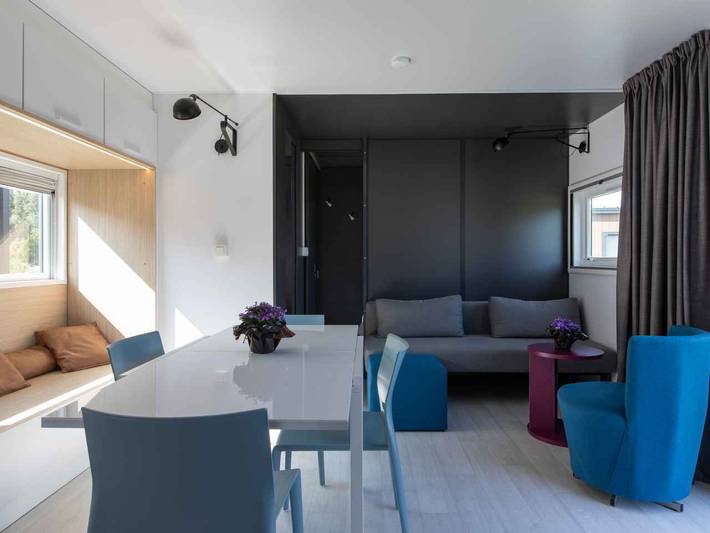 Ferienpark für 6 Personen, mit Terrasse und Kinderpool sowie Pool und Seeblick in Belgien - 2