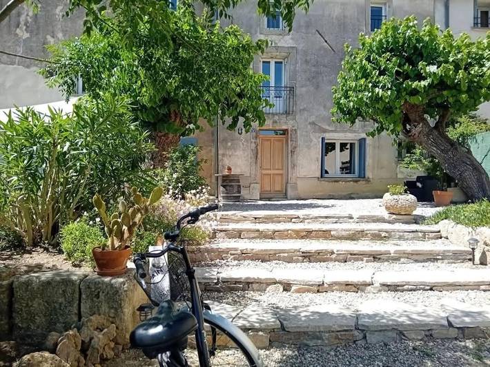 Gîte pour 2 personnes, avec jardin ainsi que piscine et terrasse à Plaissan - 3