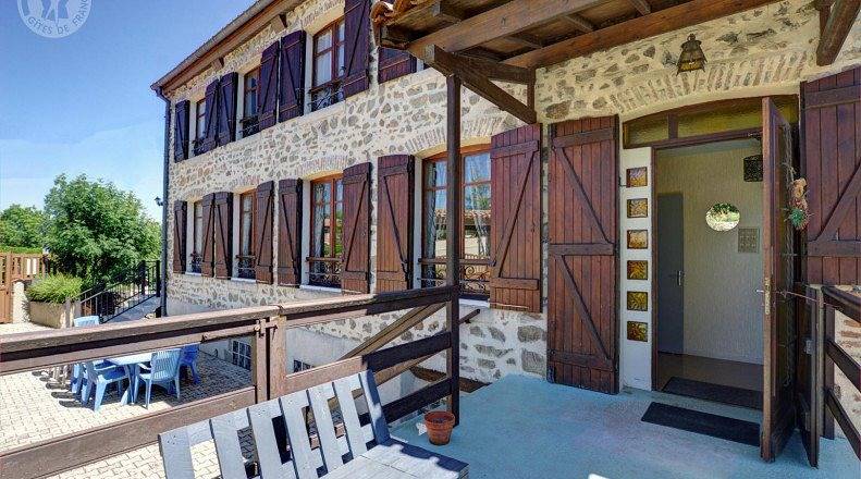 Gîte pour 15 personnes, avec terrasse et jardin, animaux acceptés - 1