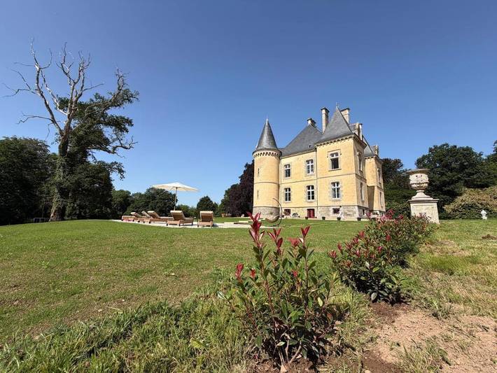 Chambre d’hôte pour 2 personnes, avec Terrasse et Jardin ainsi que Piscine et Vue