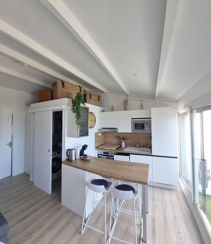 Gîte pour 4 personnes, avec piscine ainsi que terrasse et vue dans Plage du pont tournant - 3