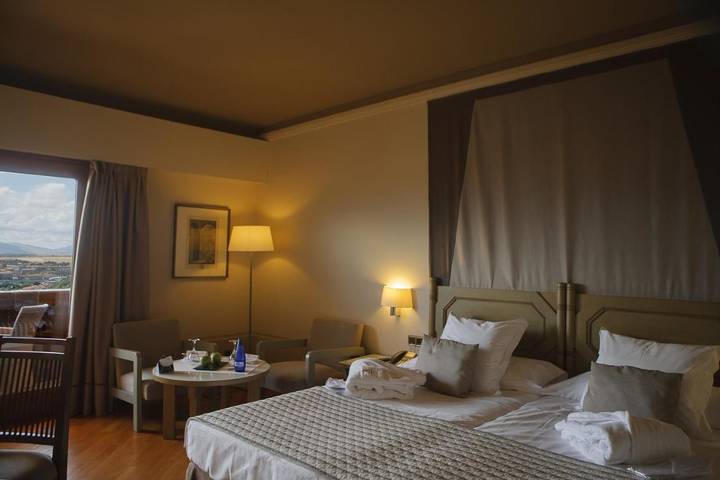 Apartamento para 2 personas, con Terraza además de Jardín y Piscina en Segovia