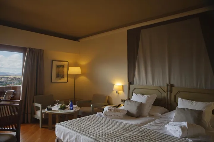 Hotel para 2 personas, con jardín y piscina, Familias con niños - 1