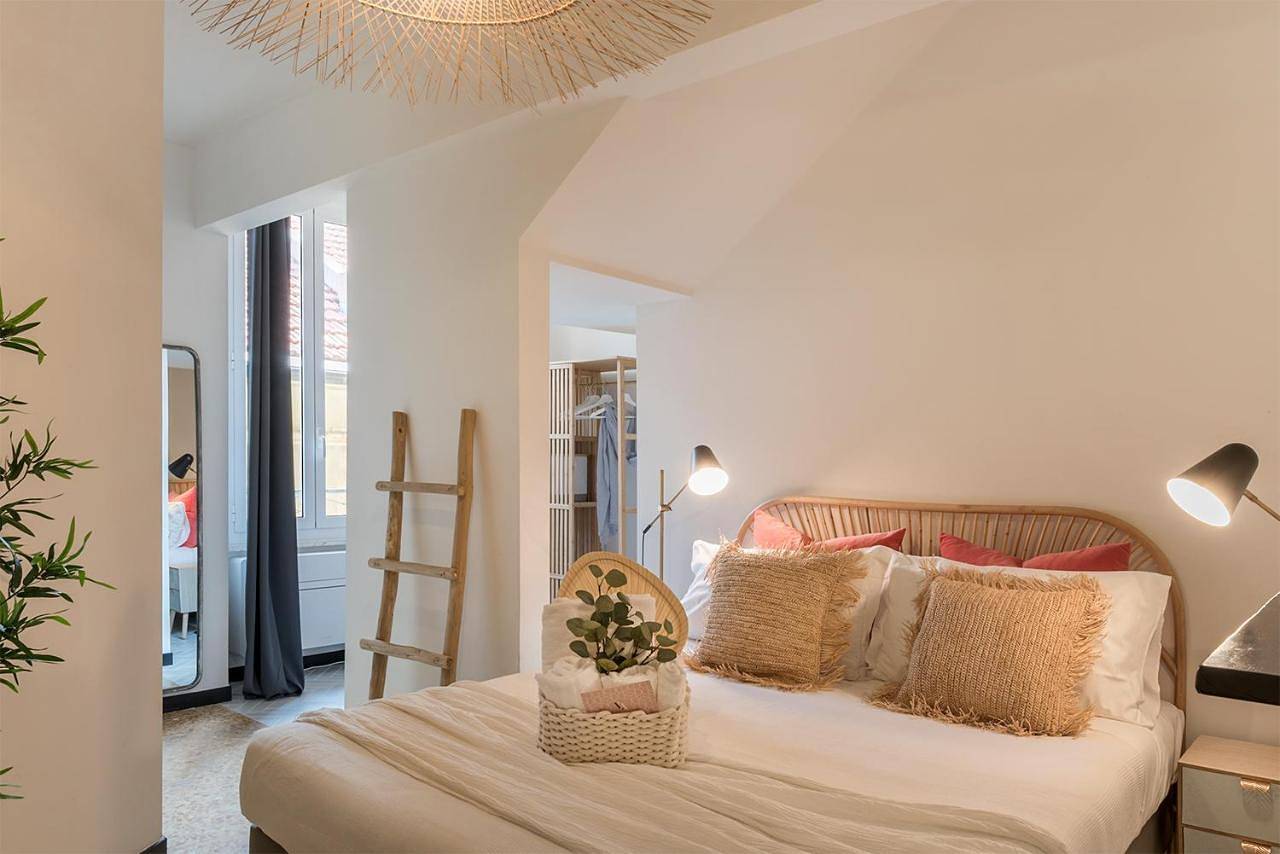 Ensemble rooms di Vayadù in Alassio, Riviera di Ponente