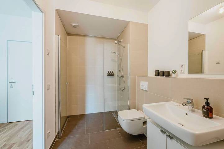 Ganze Wohnung, Wunderschöne 3-Zimmer Wohnung Etro I Mercedes I Balkon I Familie I Ac möglich in Böblingen, Landkreis Böblingen