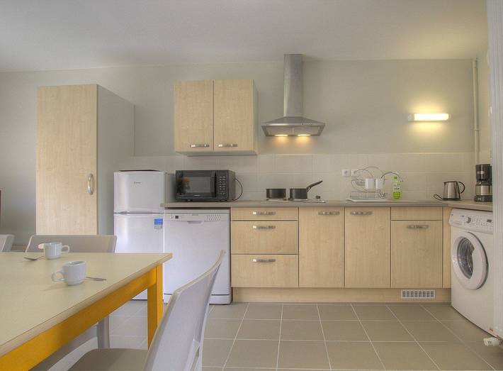 Gîte pour 6 personnes, avec terrasse et jardin à Guéreins - 4