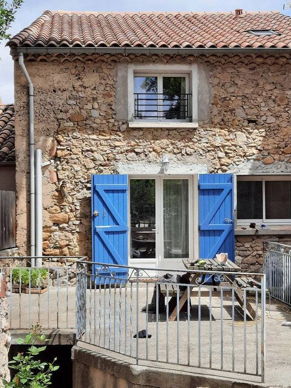 Gîte pour 4 personnes, avec terrasse et jardin