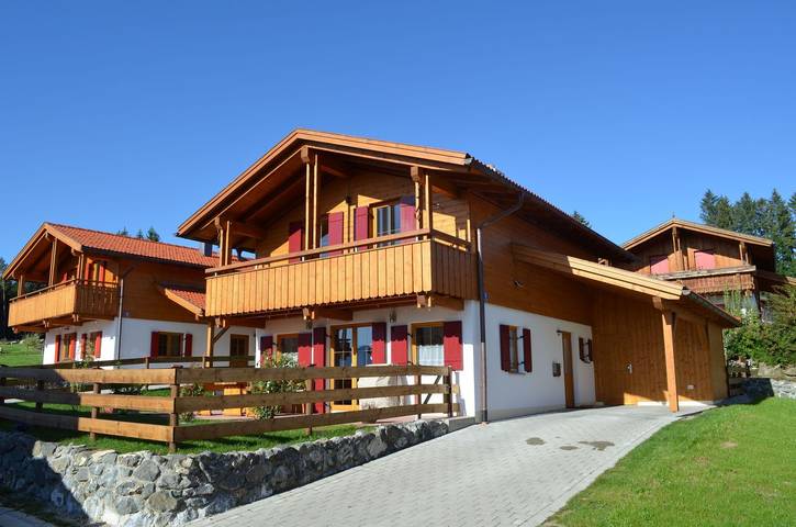 Ferienhaus für 6 Personen, mit Balkon und Terrasse sowie Garten und Sauna in Lechbruck am See
