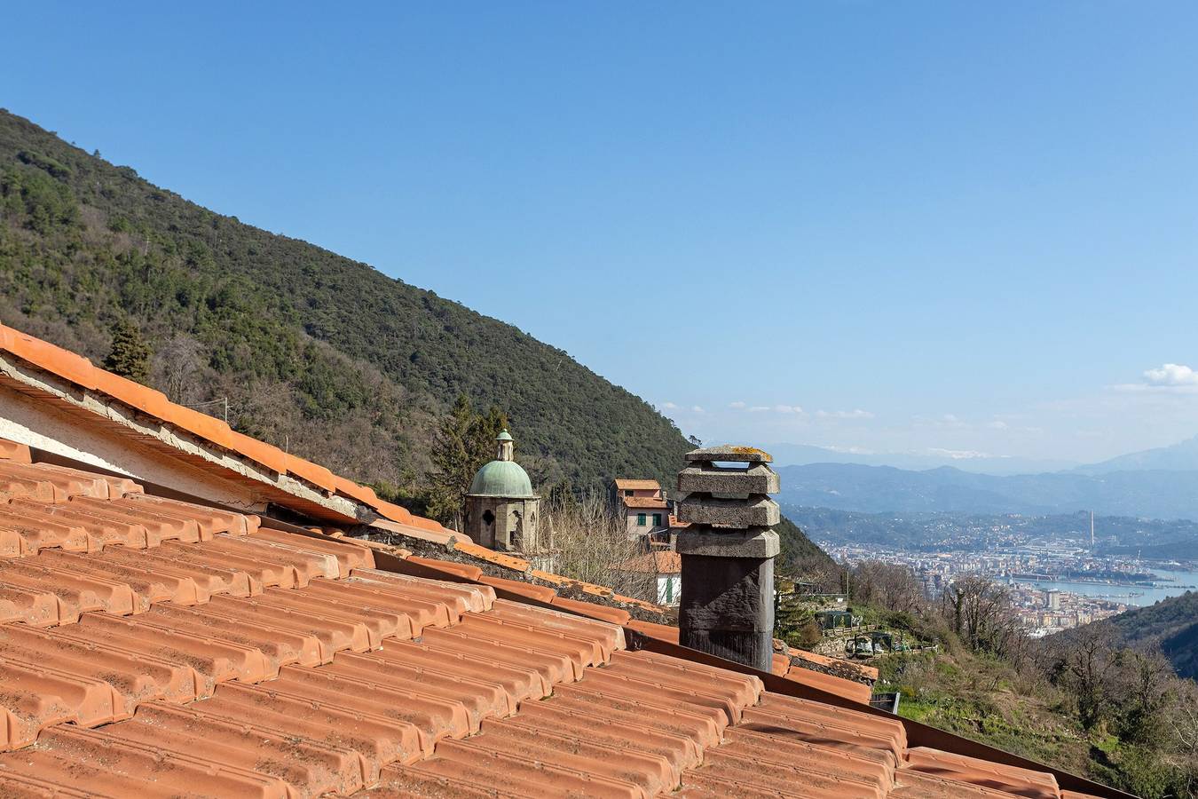 Apartamento entero, Apartamento 'Il Giostro 1' con balcón y Wi-Fi in Biassa, La Spezia