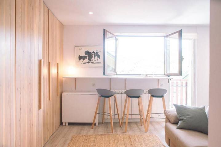 Gîte pour 5 personnes, avec terrasse ainsi que piscine et vue dans Formigal