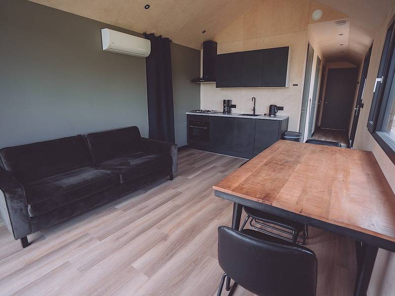 Vakantiefriesland — Tiny house Bant right next to the forest in Bant, IJsselmeer