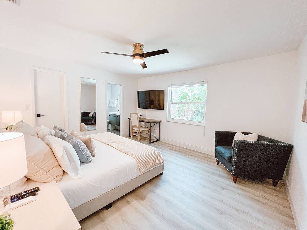 Serene Waterfront Home with Pool. Minutes to Sanibel & Fort Myers Beach. in Iona, Southwest Florida